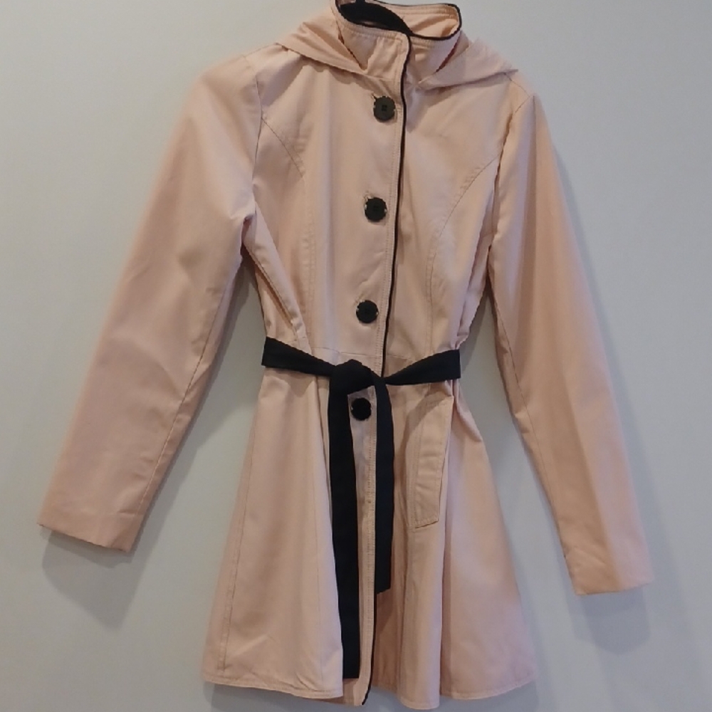 Laundry By Shelli Segal Blush Trench Coat with Black Contrast Belt